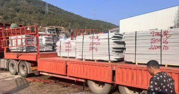 鄂州 芝麻灰花岗岩光面毛板出货日常