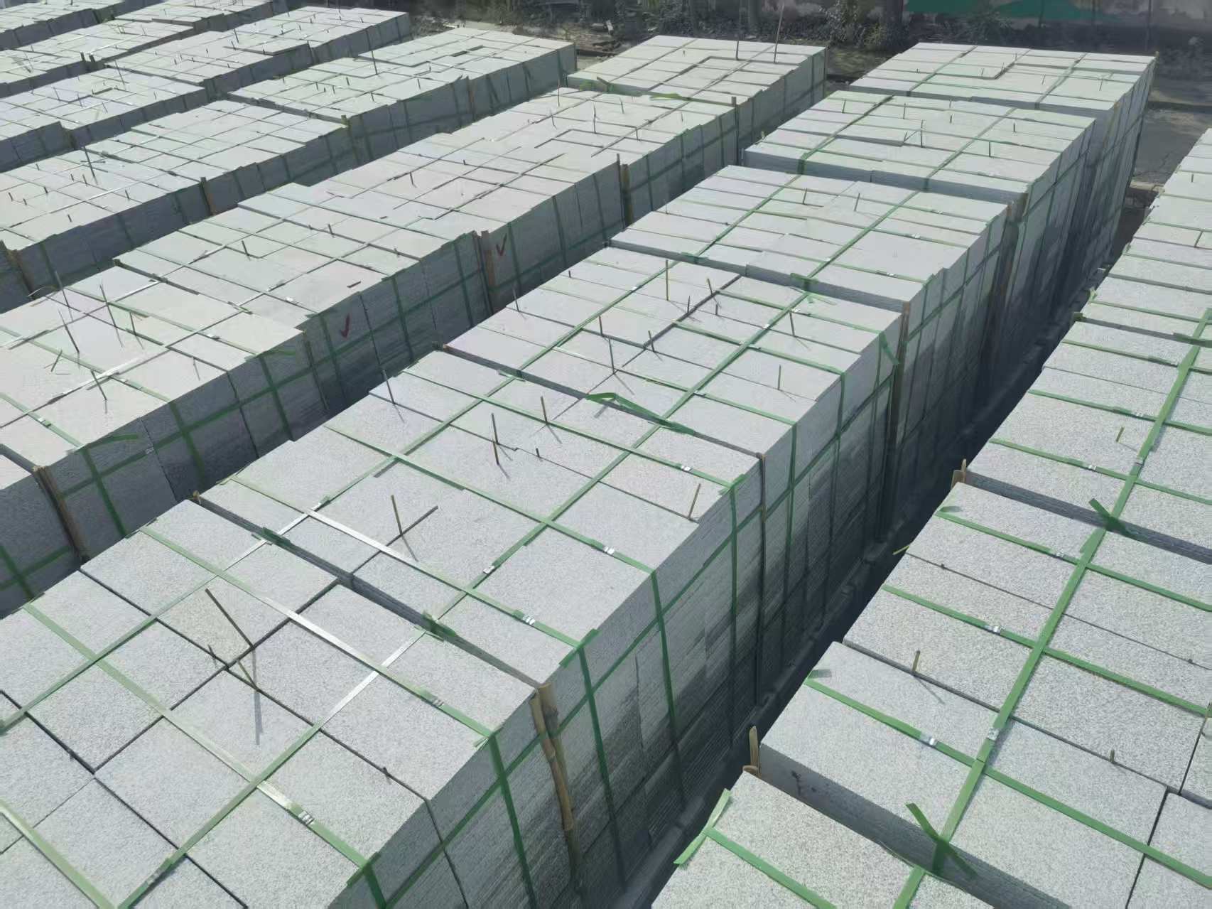 鄂州 芝麻白1.8公分火烧300*600地铺，清仓大甩卖