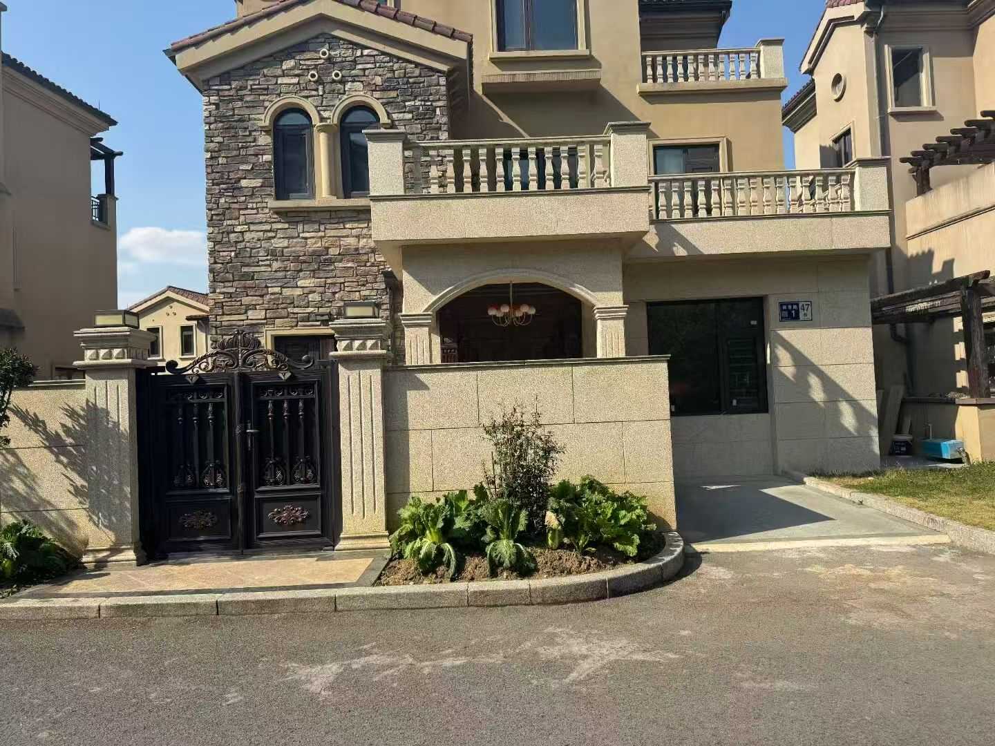 鄂州黄金麻别墅干挂效果展示