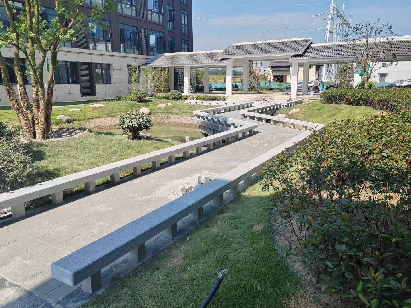 鄂州 芝麻灰小区坐凳&栏杆安装效果