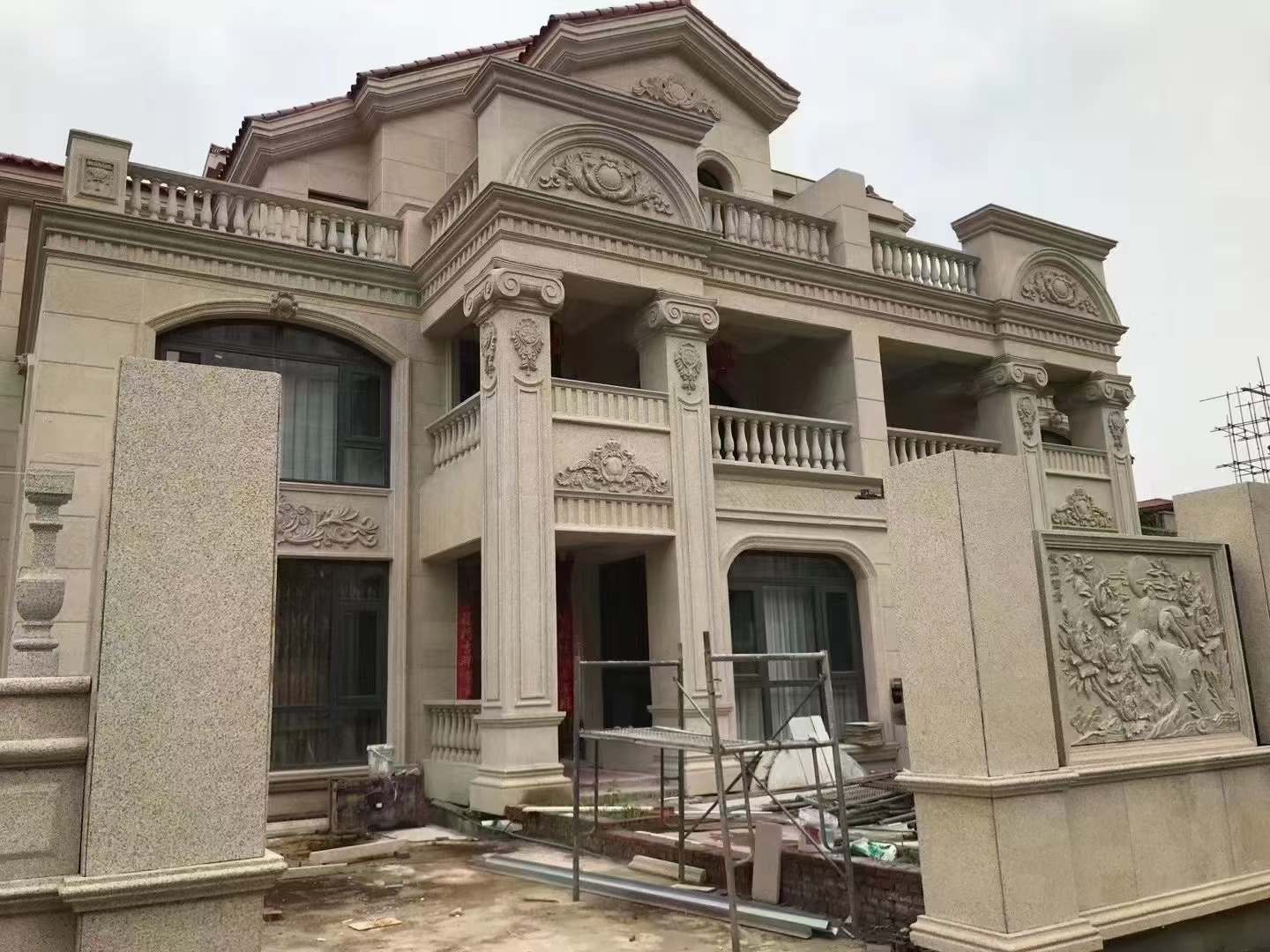 鄂州黄金麻别墅外墙安装效果