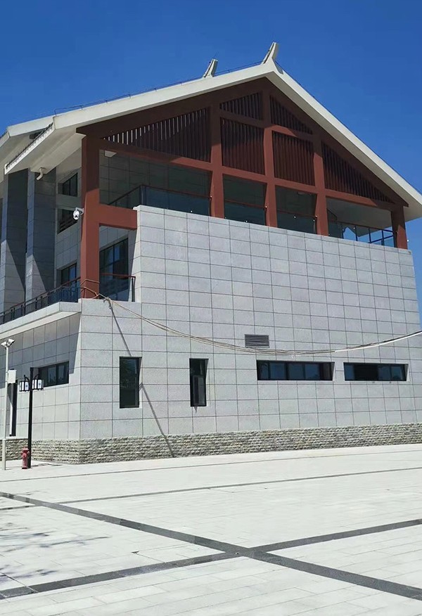 鄂州芝麻灰花岗岩在景区地面及墙壁的应用