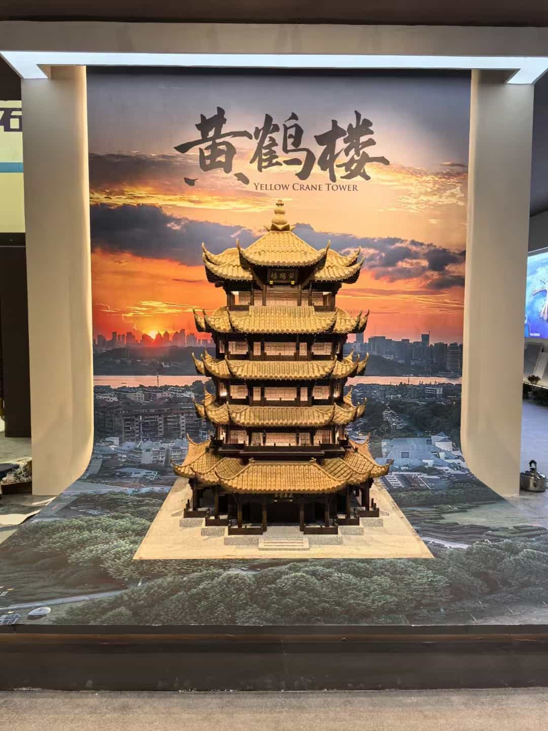 鄂州仿古石文创作品-黄鹤楼