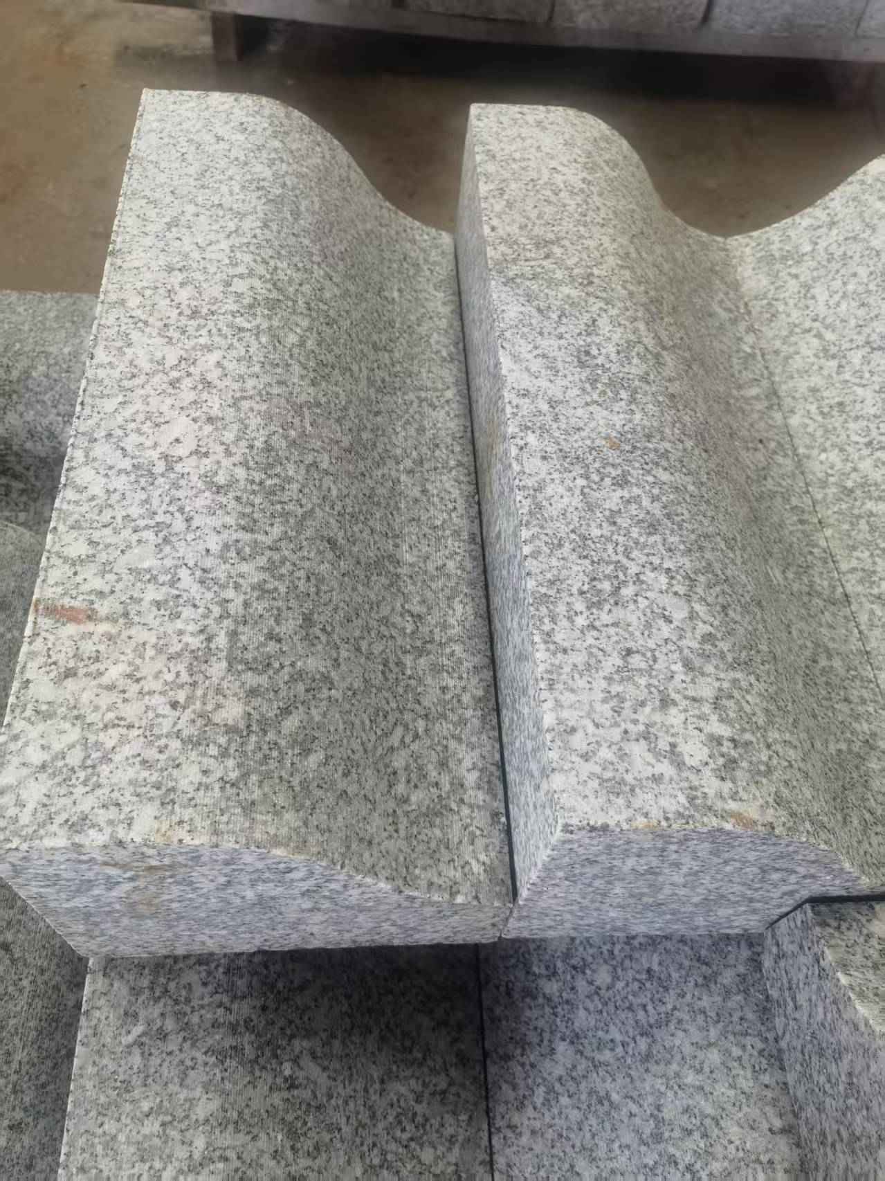 鄂州芙蓉白S型拉丝面路沿石