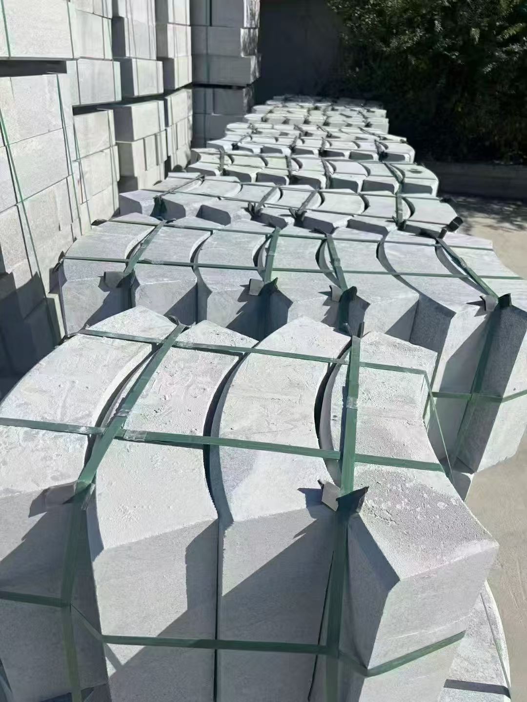 鄂州 芝麻灰弧形路沿石