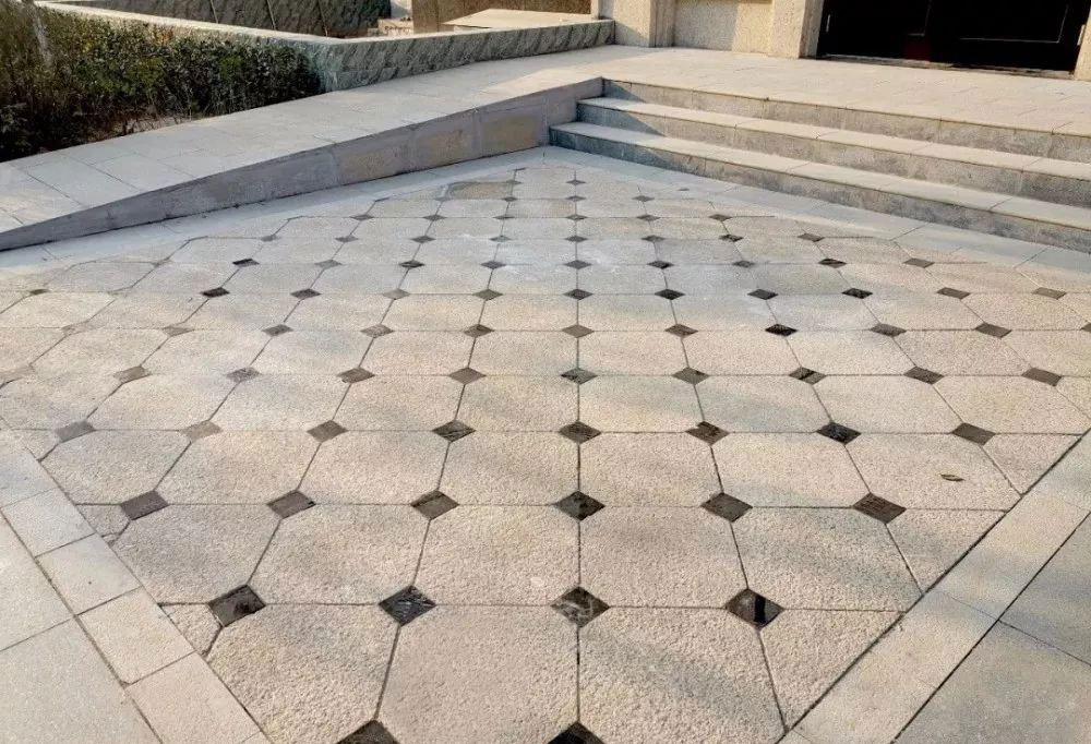 鄂州黄金麻花岗岩「地面」石材铺装案例