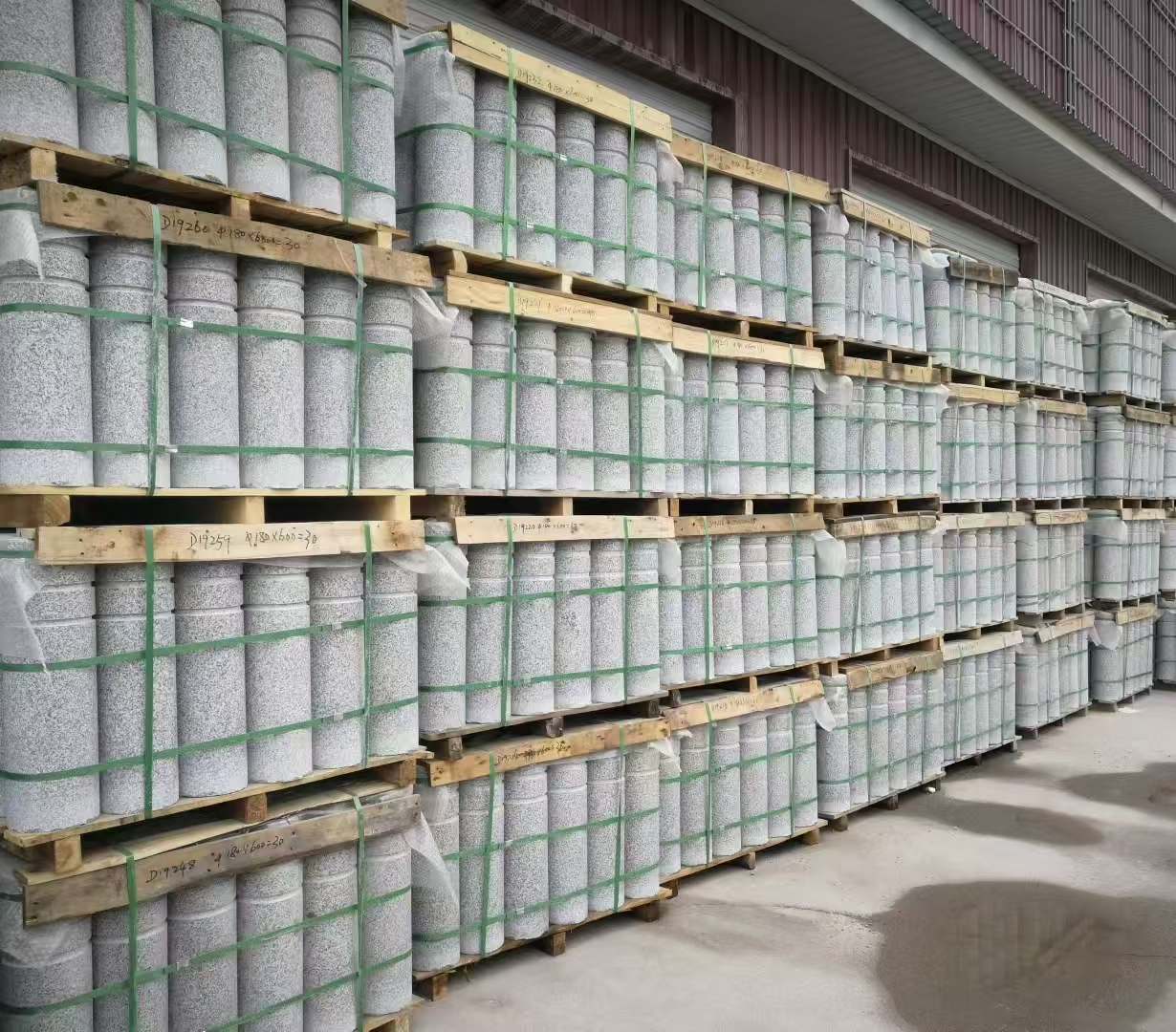 鄂州 芝麻白挡车柱、阻车桩、隔离柱