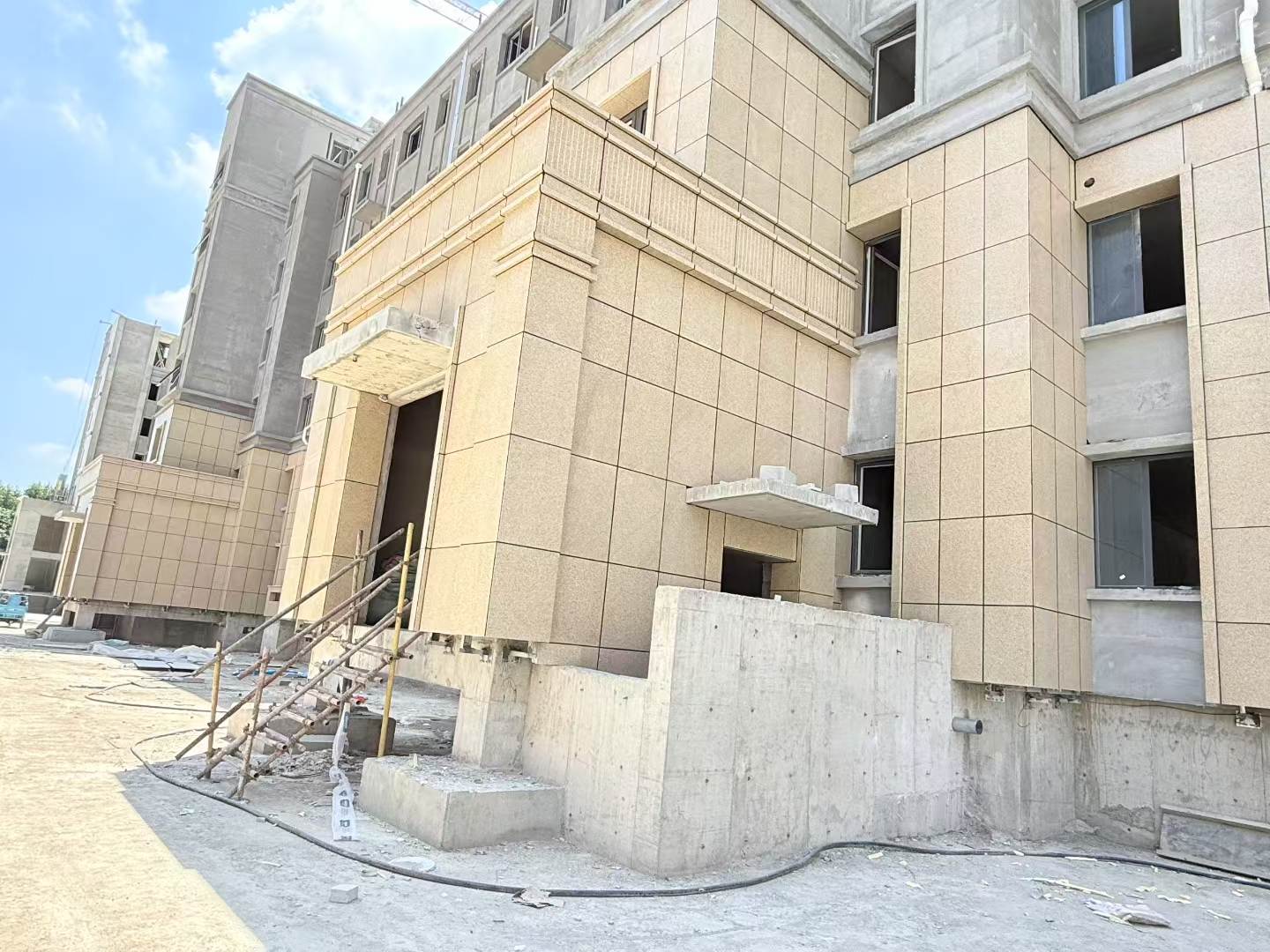 鄂州 黄金麻干挂，工地实拍