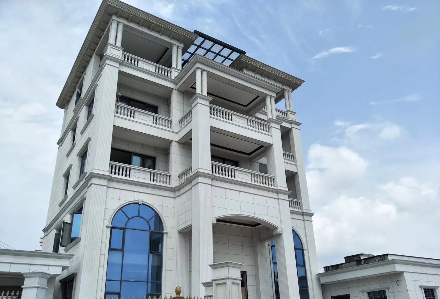 鄂州芝麻白别墅干挂效果展示